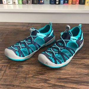 KEEN Moxie Youth Sandal - Size 6